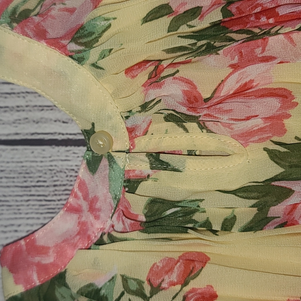 Girls dress - Picture 3 of 4